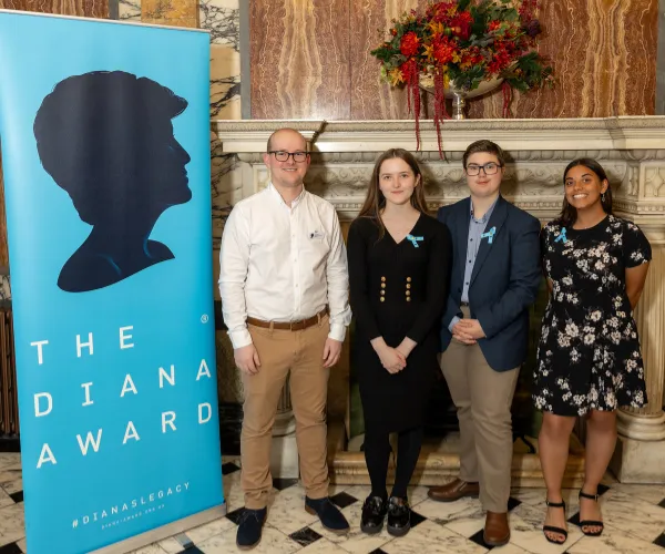 YOUTH VOICE IN POLITICS REPORT PEER RESEARCH: DISCOVER, UNDERSTAND, CALL FOR CHANGE